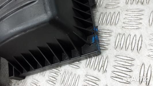 Корпус воздушного фильтра jeep grand cherokee WK2