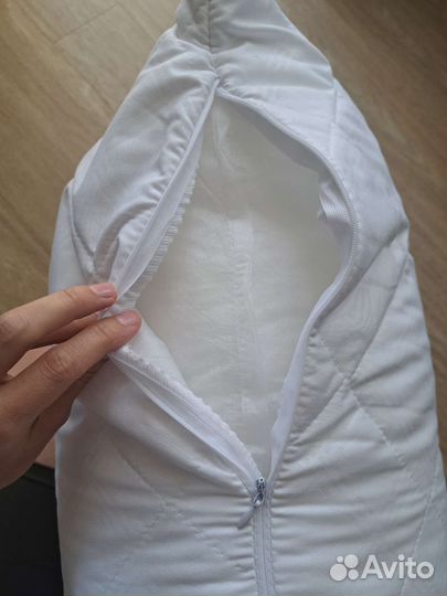 Подушка 70*70 новая съёмный чехол