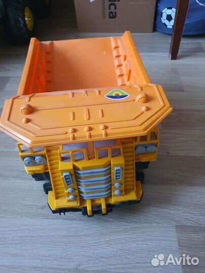 Машина каталка для детей