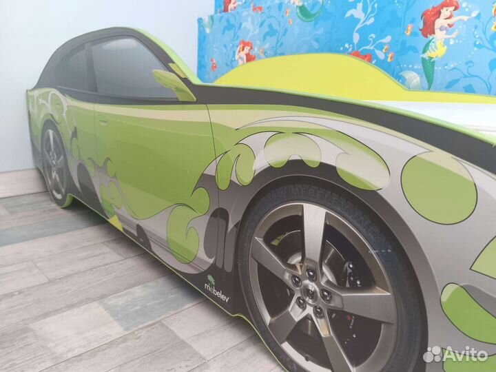 Детская кровать машина