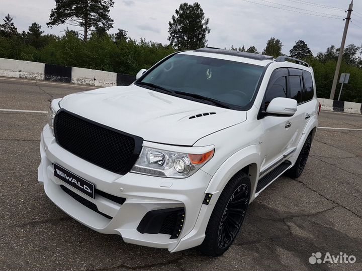 Передний бампер Wald Black Bison TLC200