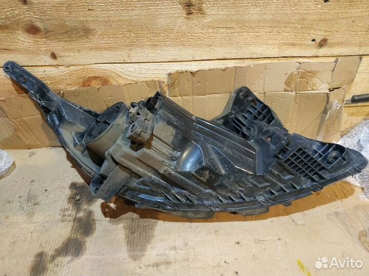 Фара передняя левая Kia Rio 3