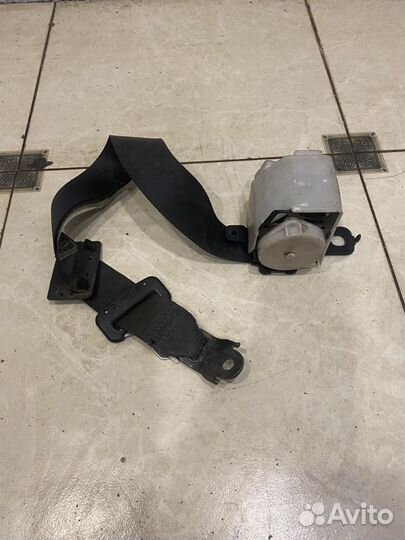 Ремень безопасности задний левый Mitsubishi Lancer