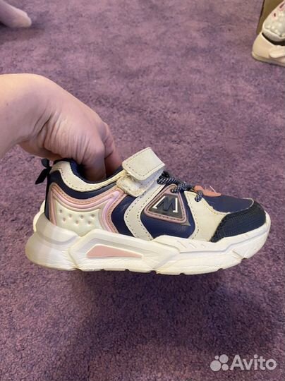 Кроссовки для девочки