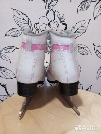 Коньки фигурные женские 35-36