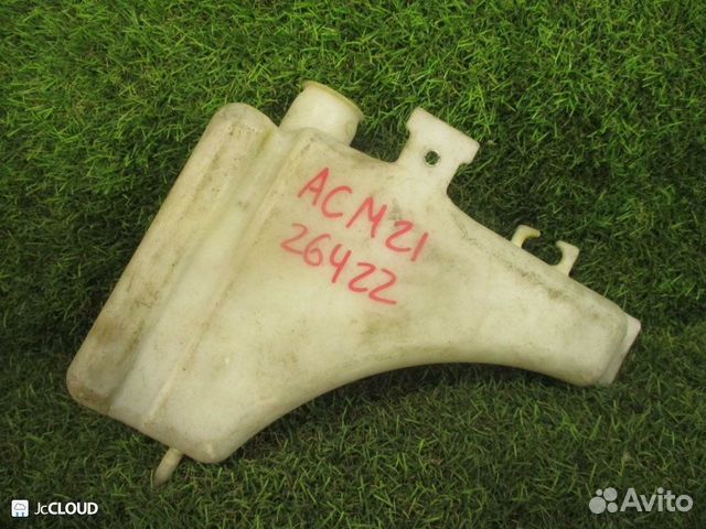 Бачок расширительный на toyota voxy AZR65G 1AZ-FSE