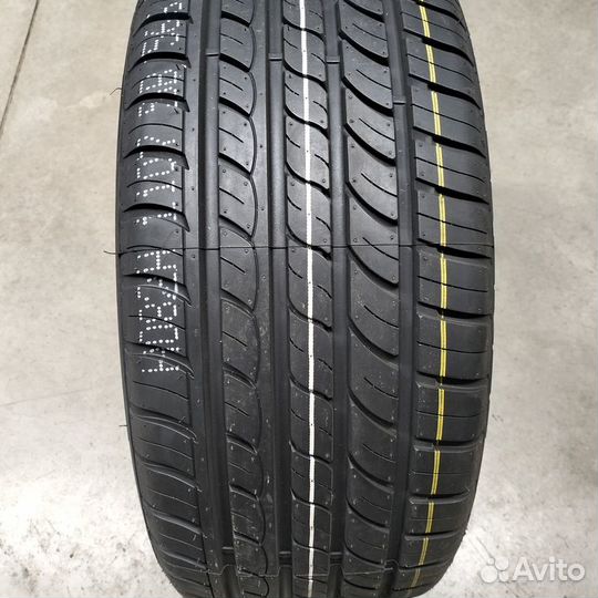 Compasal Smacher 235/40 R18 95W