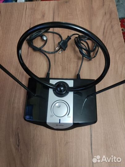 Антенна для тв комнатная. С усилителем