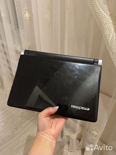 Нетбук emachines