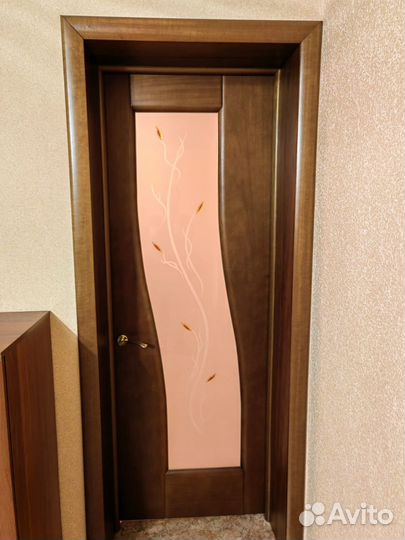 Дверь деревянная