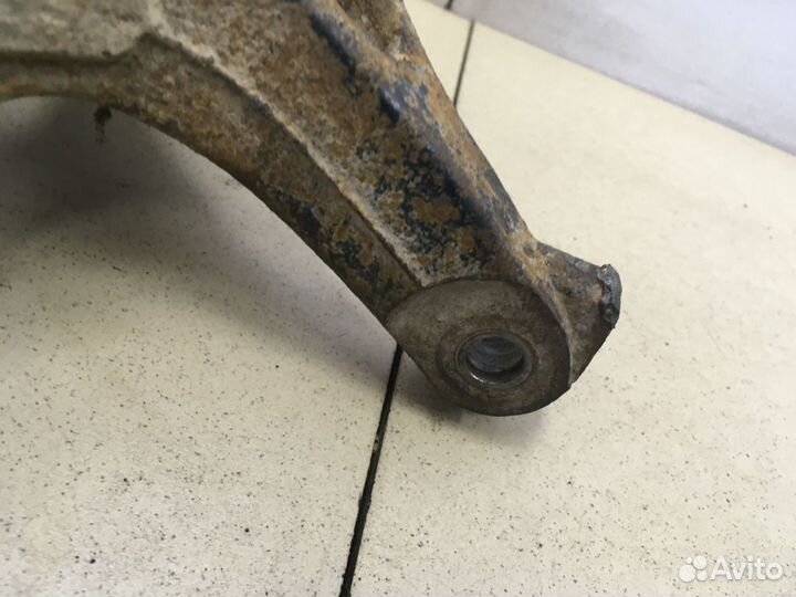 Кулак поворотный передний правый C4 II 2011