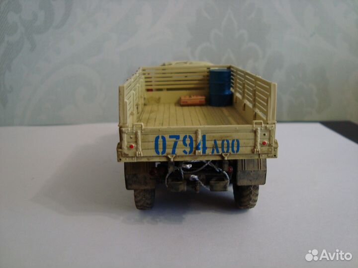 Модель - ЗИЛ грузовой потрепаный