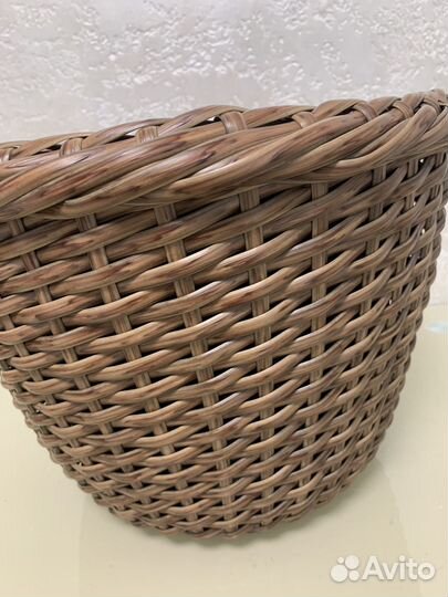 Кашпо из искусственного ротанга