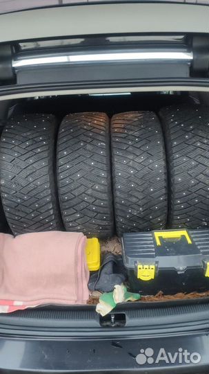 Goodyear UltraGrip Arctic 2 215/55 R16 97T