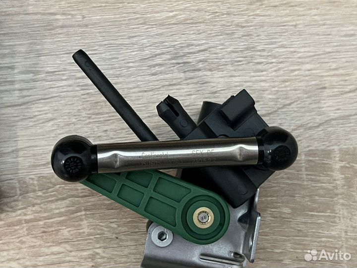 7P0616213 Датчик дор. просв. с тягой L