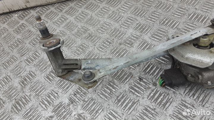 Механизм стеклоочистителя на Skoda Octavia A4