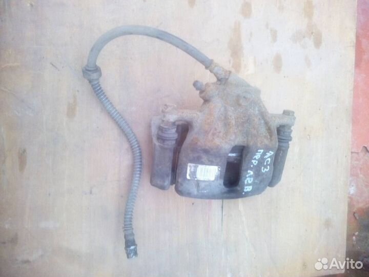 Суппорт передний левый для Citroen C2 C3, C3