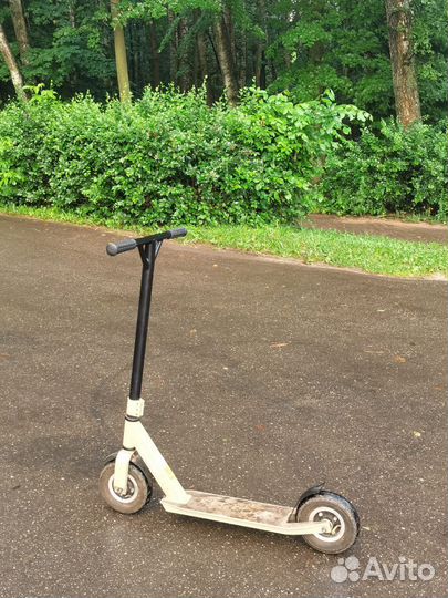 Трюковой самокат с надувными колёсами