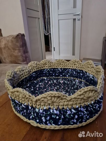 Лежанка для кошек новая