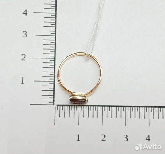 Золотое кольцо с камнем 17р