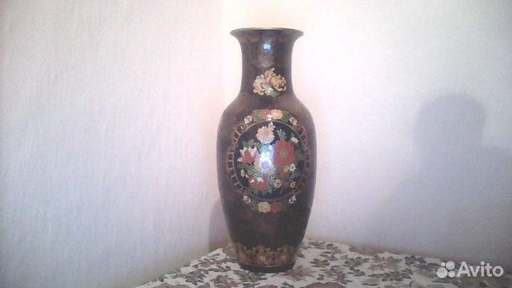 Продаю вазу эксклюзивную-винтаж