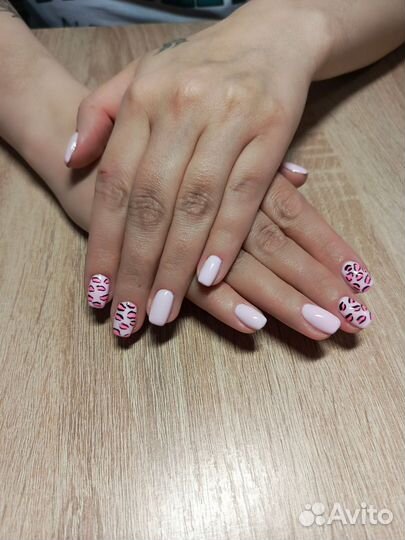 Маникюр, педикюр принимаю в студии по записи