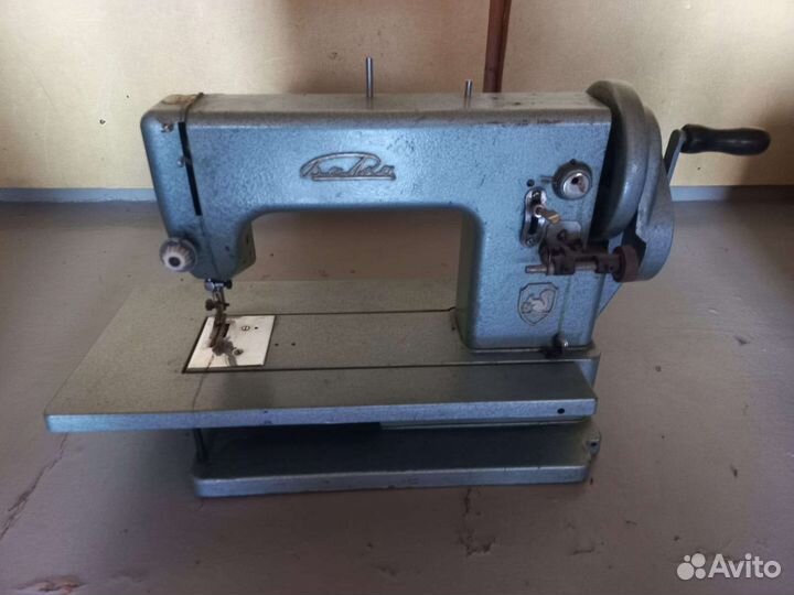 Швейная машина Белка