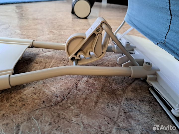 Шезлонг для новорожденных luxmom