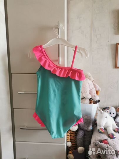 Купальник, шапочка и очки для плавания