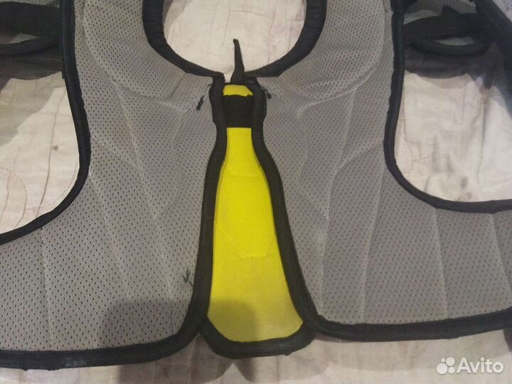 Нагрудник хоккейный easton
