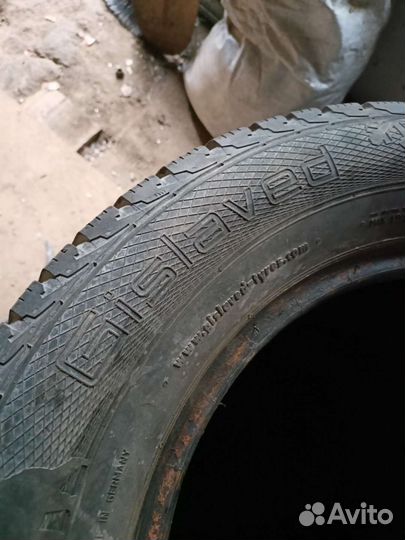 Gislaved Nord Frost 5 215/65 R16