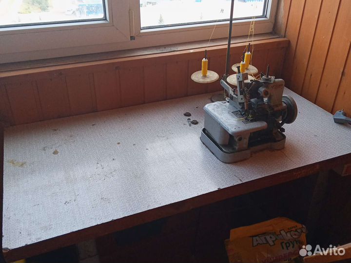 Машинка Оверлок