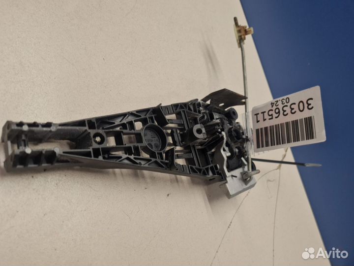 Кронштейн ручки двери передней левой Opel Insignia