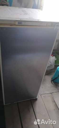 Продам встраиваемый холодильник siemens