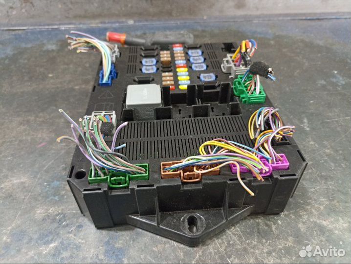 Блок предохранителей Jaguar Xf X250