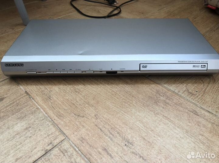 DVD-плеер Samsung DVD-P142