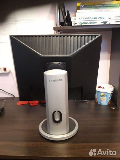 Монитор Samsung 19 дюймов