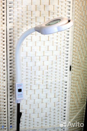 Лампа лупа косметологическая