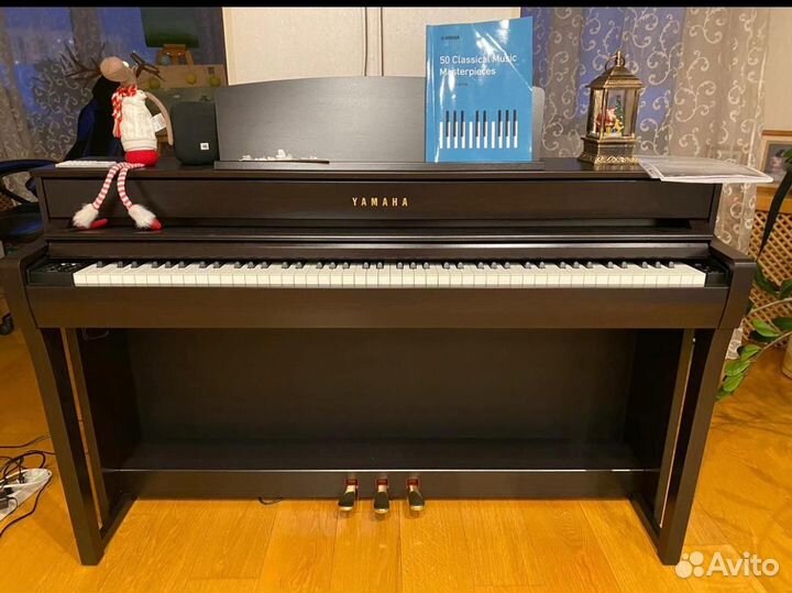 Цифровое пианино Yamaha CLP-745