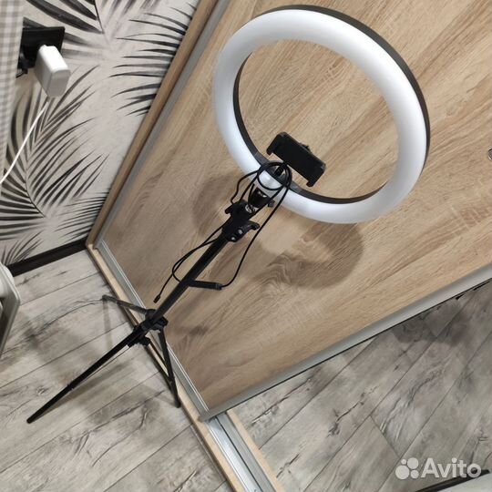 Лампа настольная