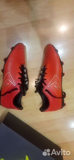 Футбольные бутсы