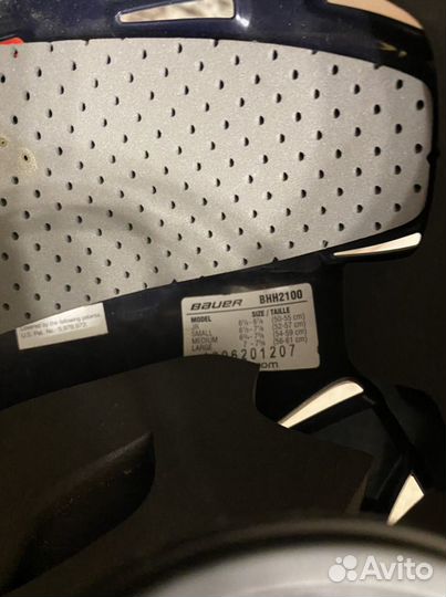 Хоккейный шлем