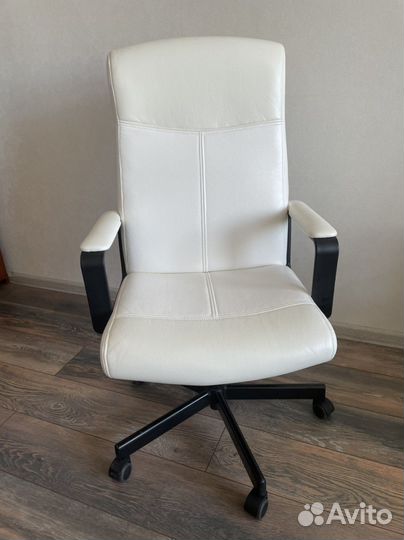 Компьютерный стул IKEA Malkolm кожа