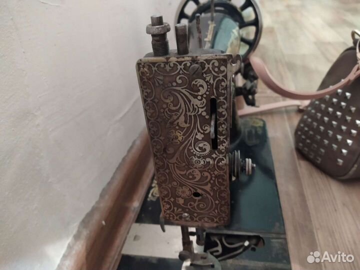 Швейная машинка Зингер