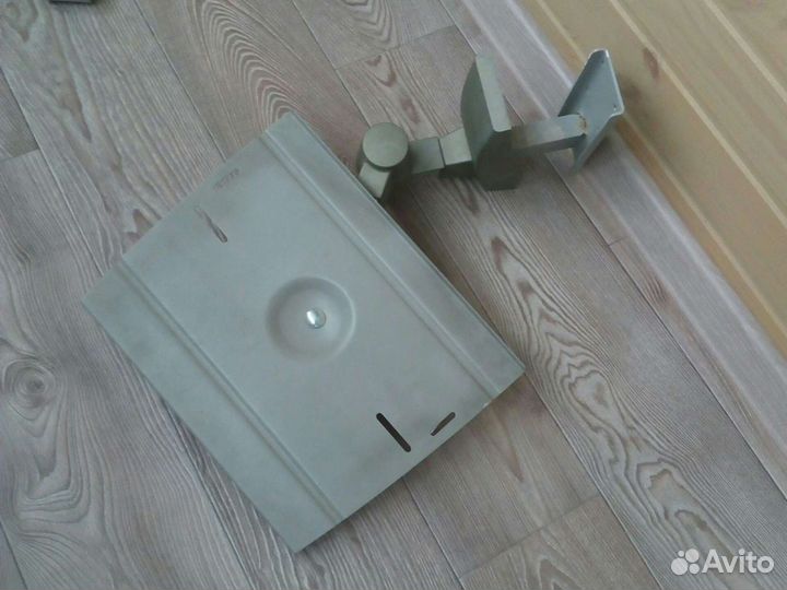 Кронштейн для микроволновой печи и телевизора