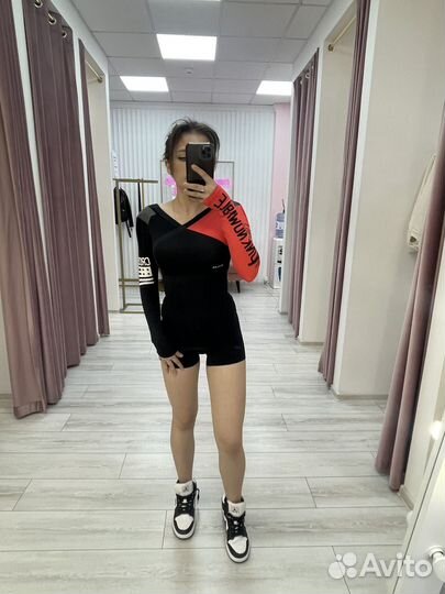 Рашгард reebok женский