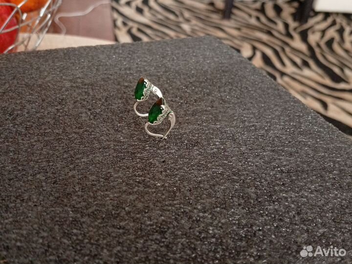 Серебряные серьги с топазом