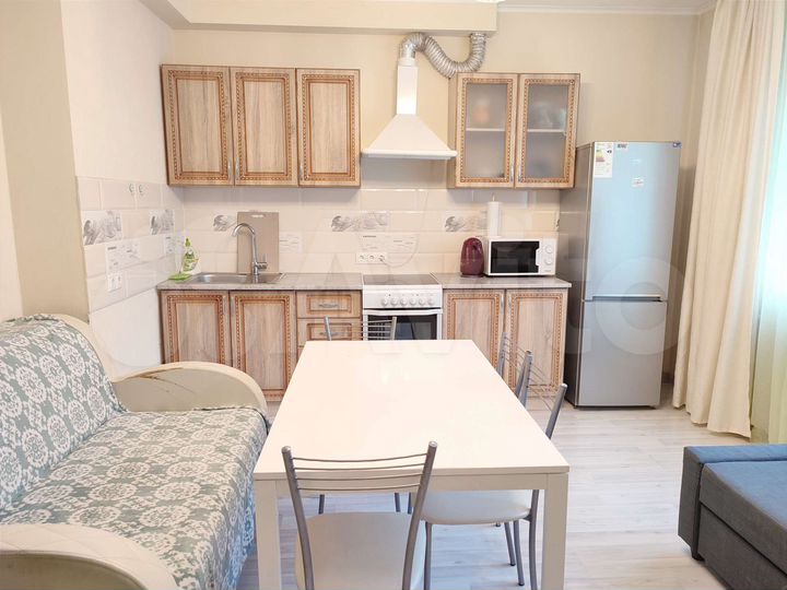 2-к. квартира, 55 м², 1/10 эт.