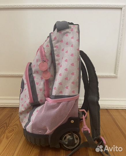 Портфель школьный на колесиках