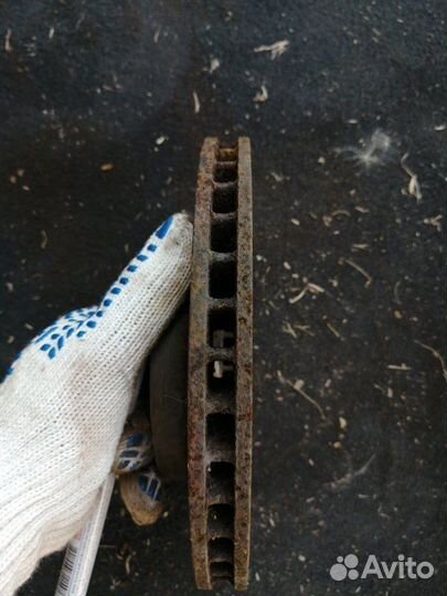 Тормозной диск передний Nissan Note E11